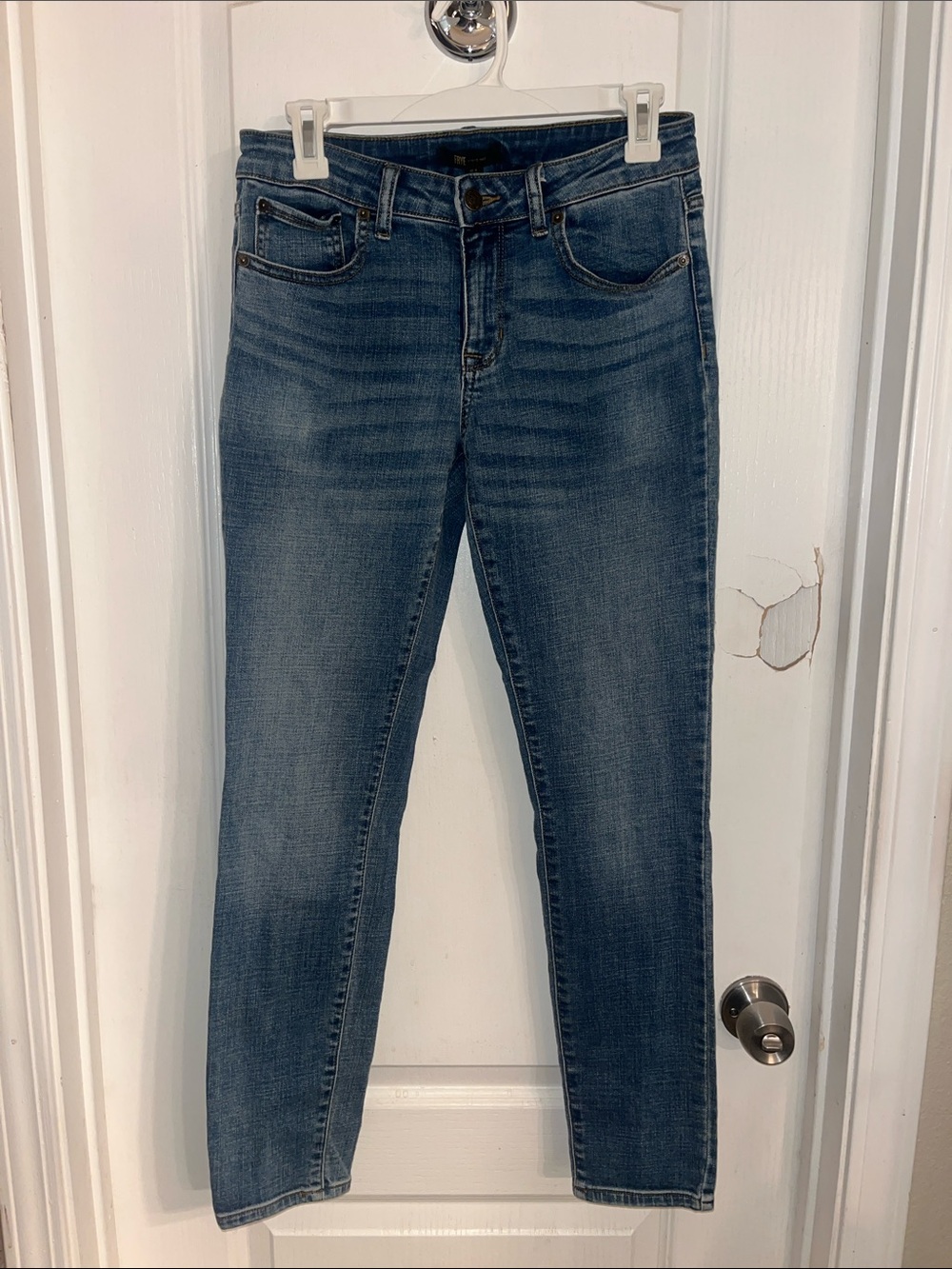 Frye Veronica Skinny Jeans (Style WMS9BDP03) in a Size 4